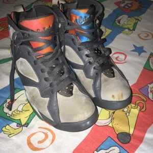 Jordan 7 retro Bordeaux color way . Shoe sz 9.5MEN